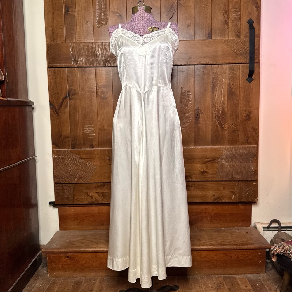 Vintage 30s 40s art deco white candlelight silk liquid satin slip bridal gown